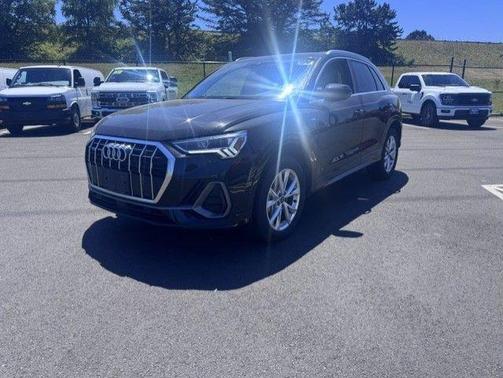 Mythos Black Metallic 2023 Audi Q3 Premium 45 TFSI S line quattro Tiptronic