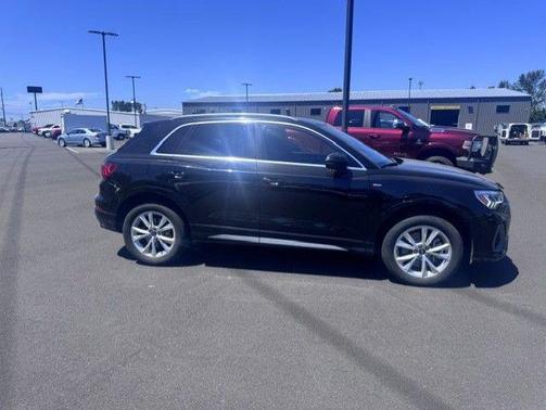 Mythos Black Metallic 2023 Audi Q3 Premium 45 TFSI S line quattro Tiptronic