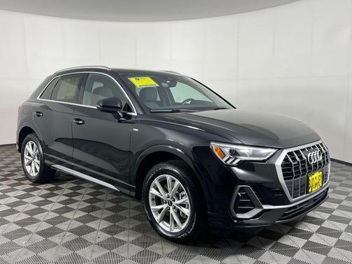 Mythos Black Metallic 2023 Audi Q3 Premium 45 TFSI S line quattro Tiptronic