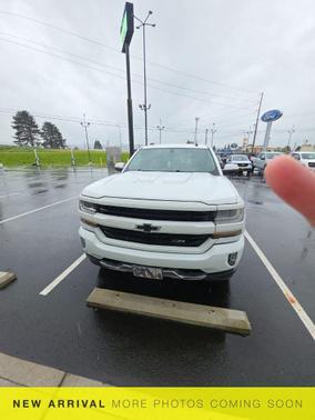 Summit White 2018 Chevrolet Silverado 1500 2LT