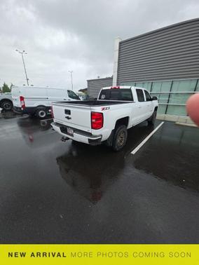 Summit White 2018 Chevrolet Silverado 1500 2LT