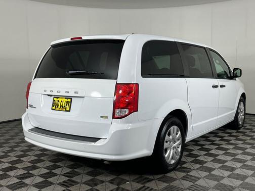 White Knuckle Clearcoat 2019 Dodge Grand Caravan SE