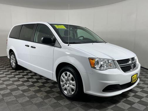 White Knuckle Clearcoat 2019 Dodge Grand Caravan SE