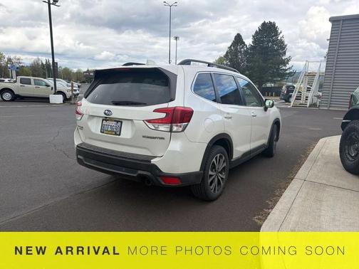 Crystal White Pearl 2020 Subaru Forester Limited