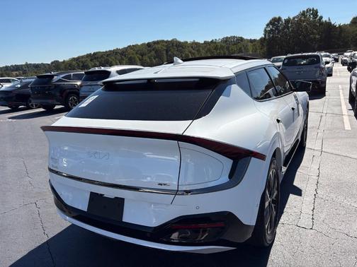 Snow White Pearl 2024 Kia EV6 GT-Line