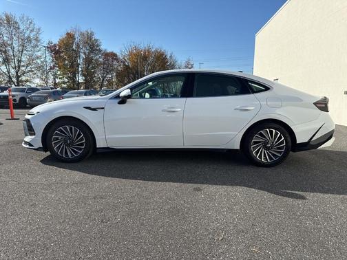 2025 Hyundai SONATA Hybrid Limited