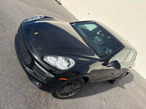 2017 Porsche Cayenne Platinum Edition