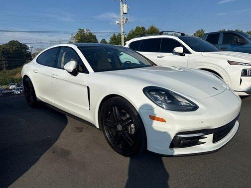 2018 Porsche Panamera 4
