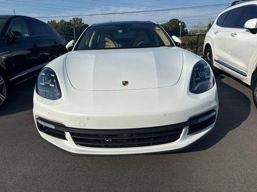 2018 Porsche Panamera 4
