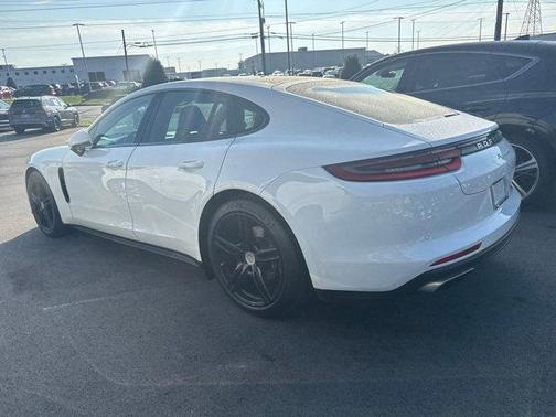2018 Porsche Panamera 4