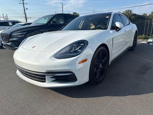 2018 Porsche Panamera 4