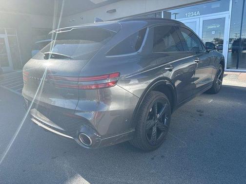 2024 Genesis GV70 2.5T