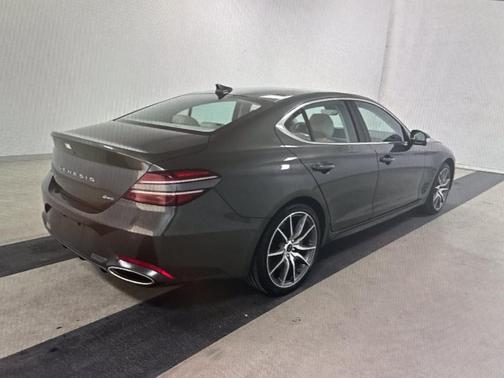 Makalu Gray 2026 Genesis G70 2.5T Prestige