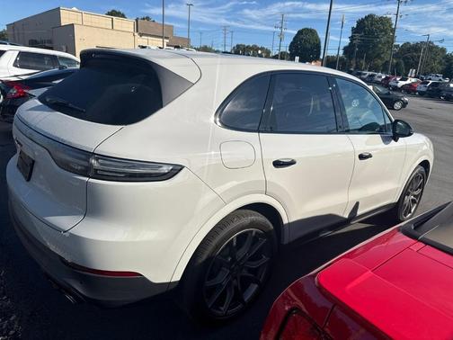 2022 Porsche Cayenne Platinum Edition