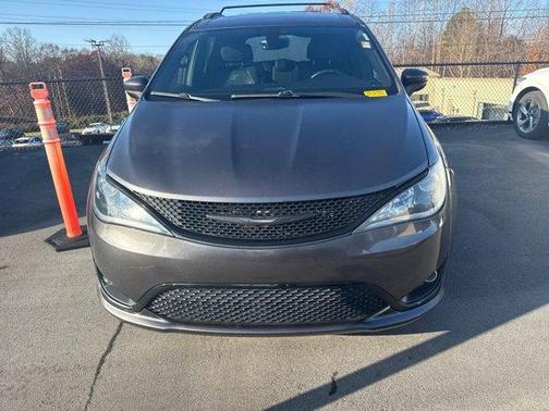 2018 Chrysler Pacifica Touring-L Plus