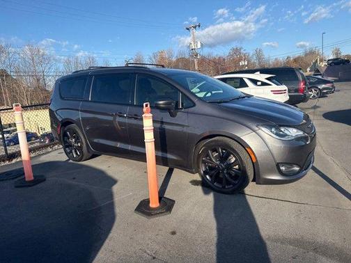 2018 Chrysler Pacifica Touring-L Plus