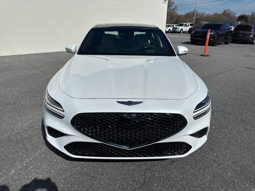 Uyuni White 2026 Genesis G70 3.3T Sport Prestige