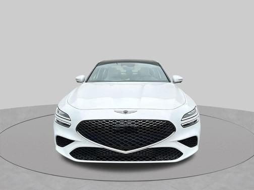 Uyuni White 2025 Genesis G70 3.3T Sport Advanced