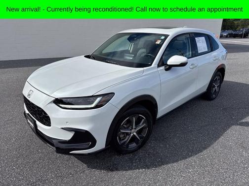 White 2024 Honda HR-V EX-L