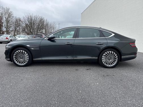 2024 Genesis Electrified G80 Advanced