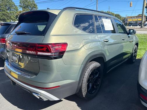 2024 Volkswagen Atlas 2.0T Peak Edition SE w/Technology