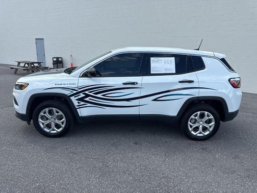 Bright White Clearcoat 2024 Jeep Compass Sport