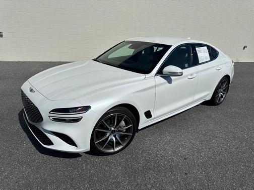 Uyuni White 2025 Genesis G70 2.5T