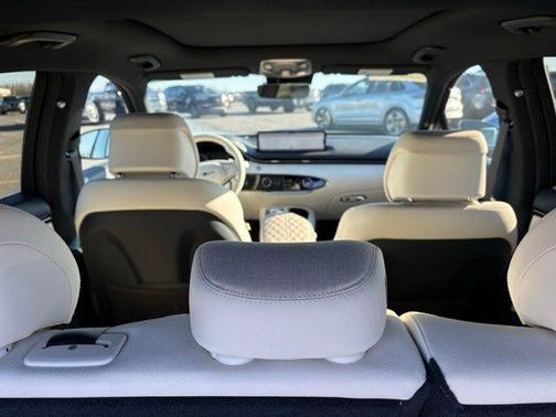 2023 Genesis Electrified GV70 Advanced