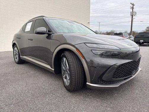 2024 Genesis GV60 Standard