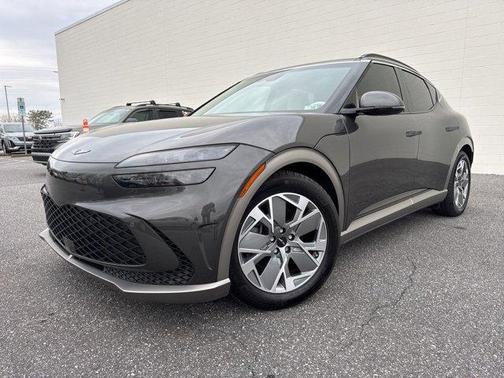 2024 Genesis GV60 Standard