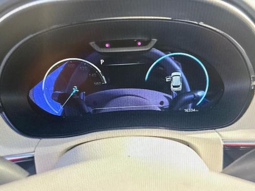 2025 Genesis Electrified GV70 Advanced