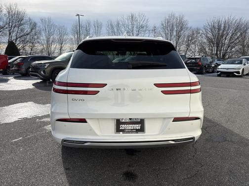 2025 Genesis Electrified GV70 Advanced