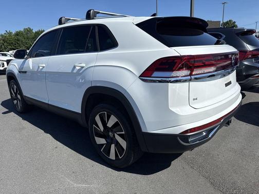 2024 Volkswagen Atlas Cross Sport 2.0T SE w/Technology