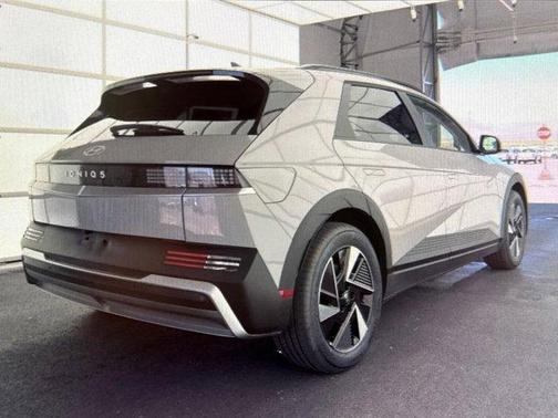 2025 Hyundai IONIQ 5 SEL