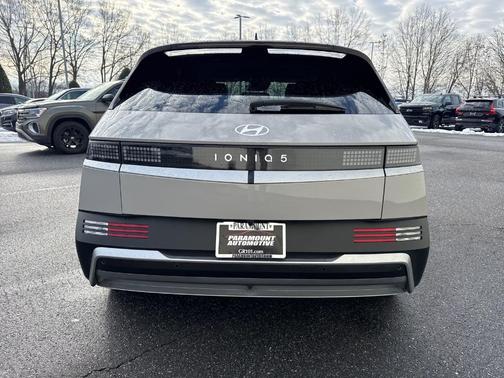 2025 Hyundai IONIQ 5 SEL