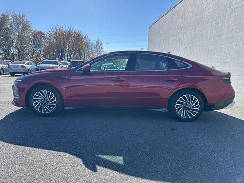 2025 Hyundai SONATA Hybrid Limited