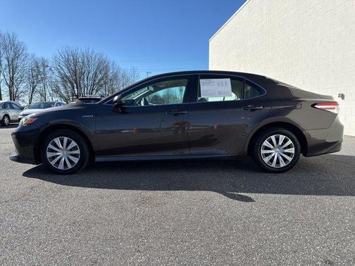 2018 Toyota Camry Hybrid LE