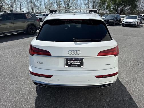 Ibis White 2023 Audi Q5 45 S line quattro Premium