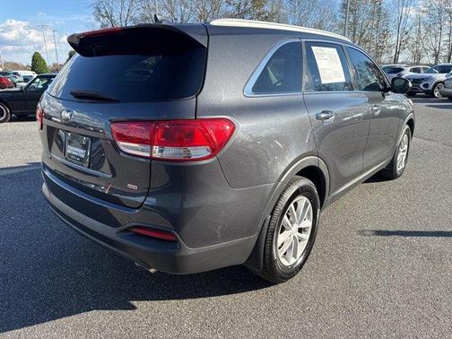 2018 Kia Sorento LX