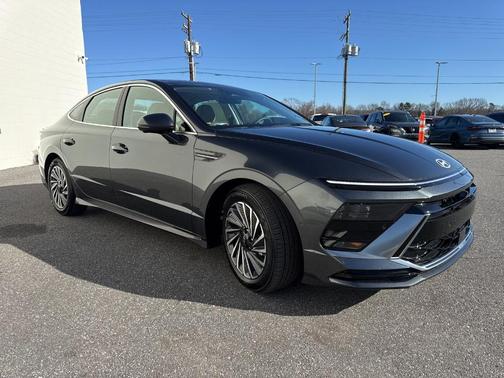 2025 Hyundai SONATA Hybrid Limited