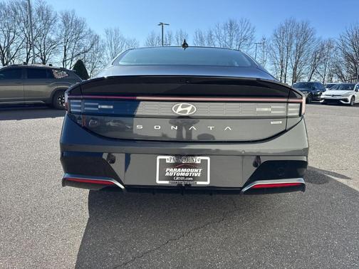 2025 Hyundai SONATA Hybrid Limited