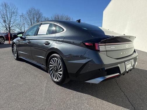 2025 Hyundai SONATA Hybrid Limited