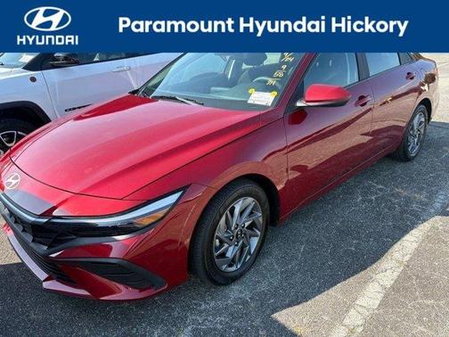 2024 Hyundai ELANTRA SEL