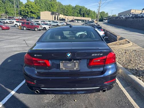 Blue 2018 BMW 530e xDrive iPerformance