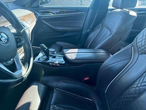 Blue 2018 BMW 530e xDrive iPerformance