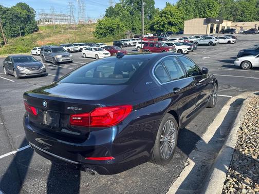 Blue 2018 BMW 530e xDrive iPerformance