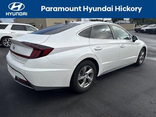 2022 Hyundai SONATA SE