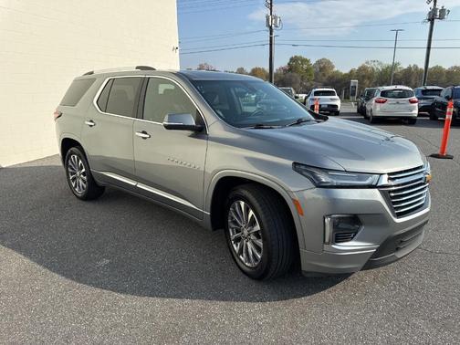Sterling Gray Metallic 2023 Chevrolet Traverse Premier