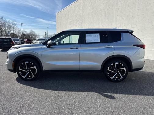 2024 Mitsubishi Outlander SE Black Edition