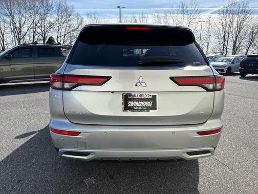 2024 Mitsubishi Outlander SE Black Edition